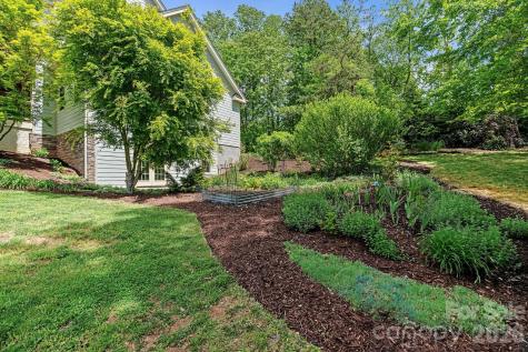 34 Carden Drive Weaverville NC 28787