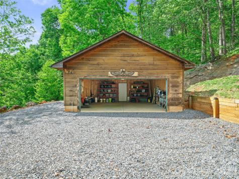 483 Birdie Lane Bakersville NC 28705