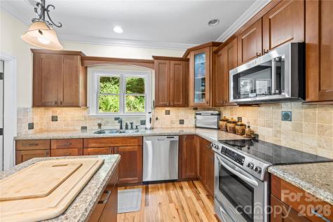 128 Churchill Downs Drive Fairview NC 28730