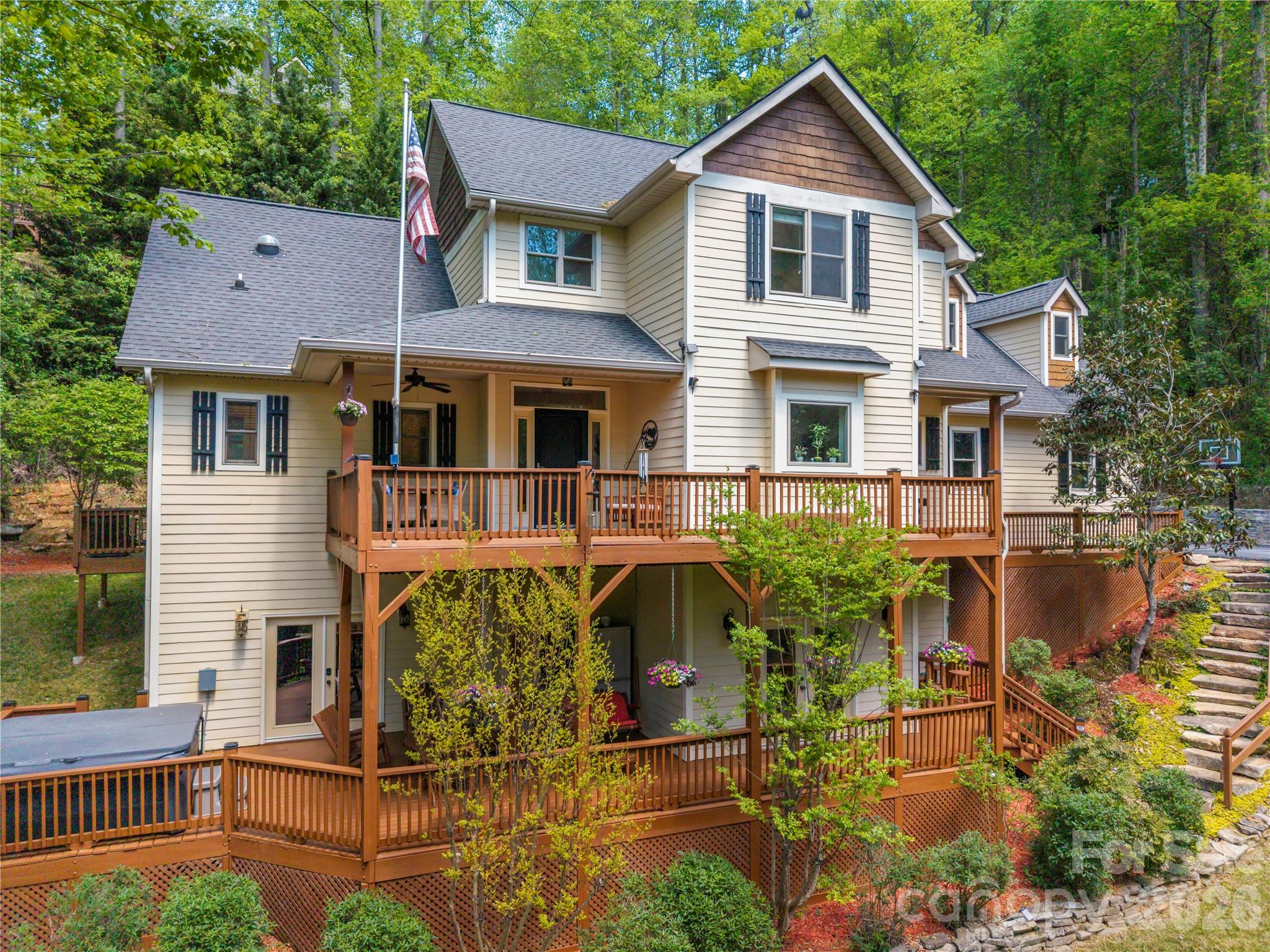 128 Churchill Downs Drive Fairview NC 28730