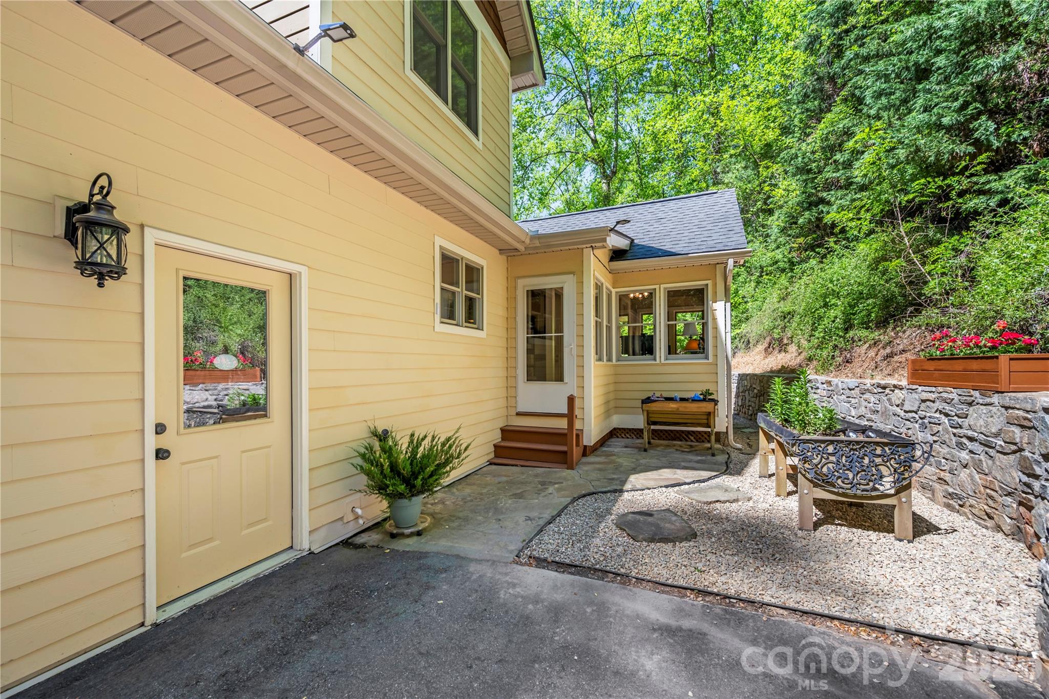 128 Churchill Downs Drive Fairview NC 28730