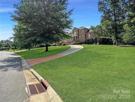 9100 Woodhall Lake Drive Waxhaw NC 28173
