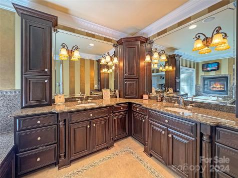 9100 Woodhall Lake Drive Waxhaw NC 28173