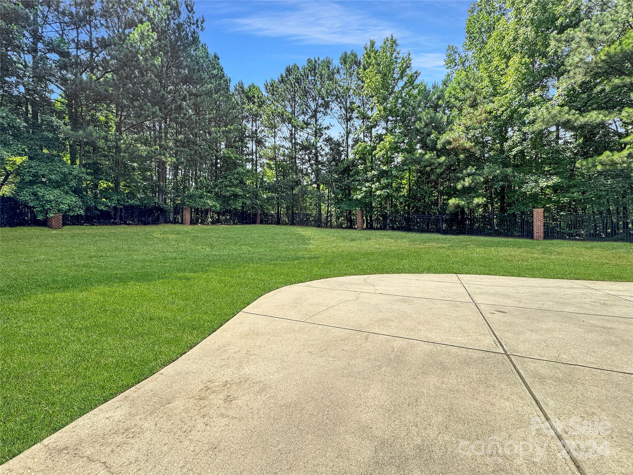 9100 Woodhall Lake Drive Waxhaw NC 28173