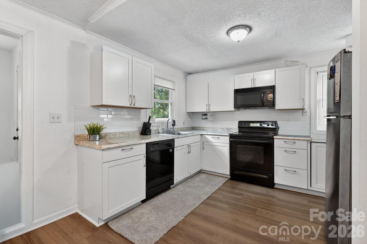 7811 Heatherdale Court Charlotte NC 28212
