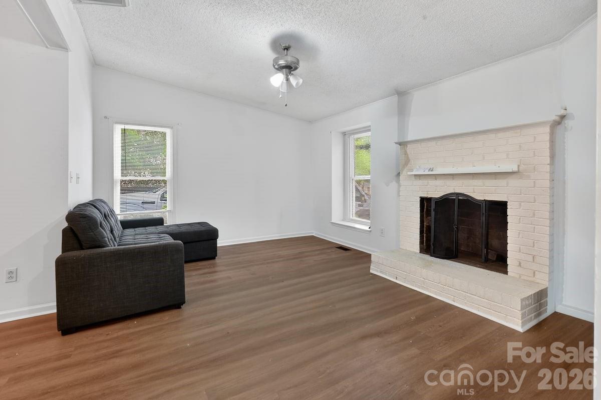 7811 Heatherdale Court Charlotte NC 28212