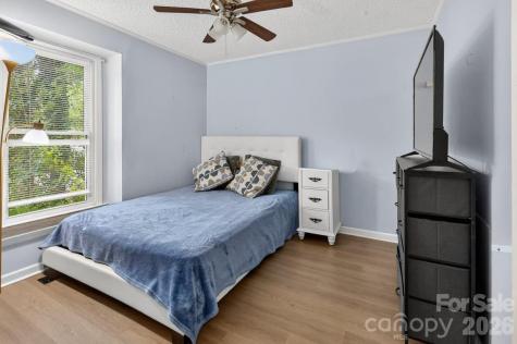 7811 Heatherdale Court Charlotte NC 28212