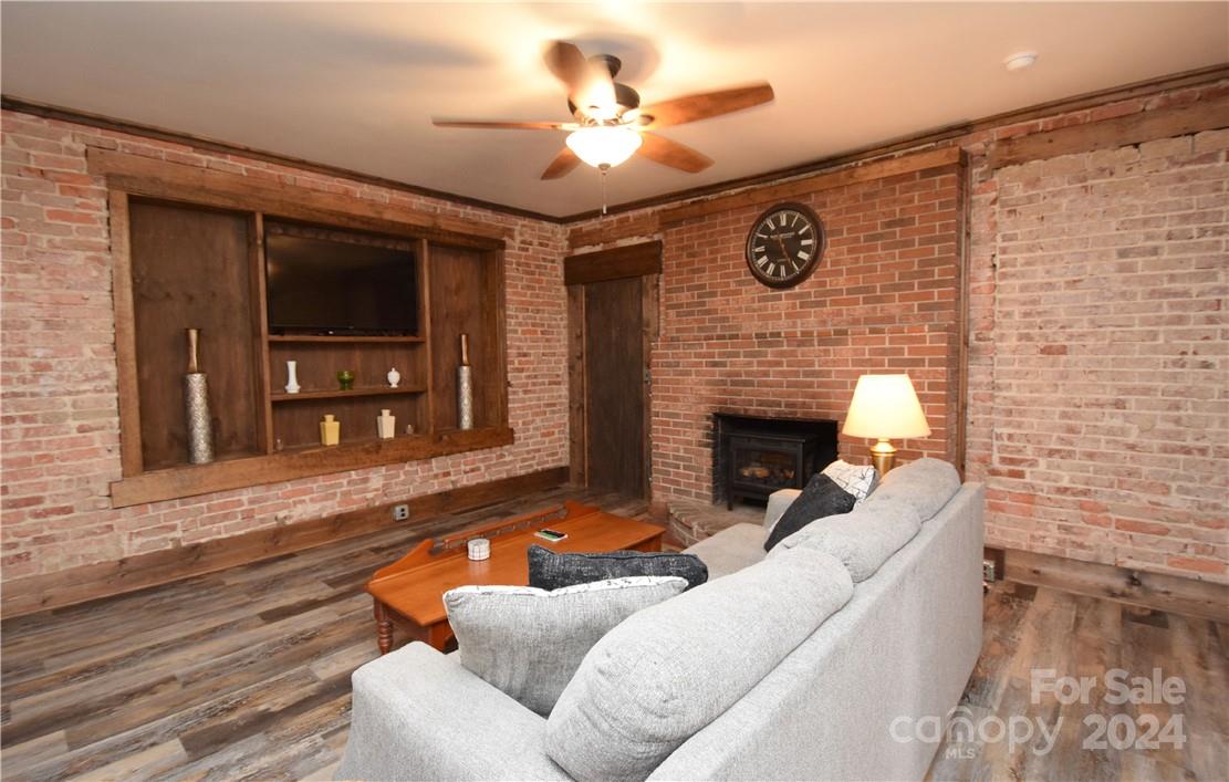 144 Oakland Circle Canton NC 28716