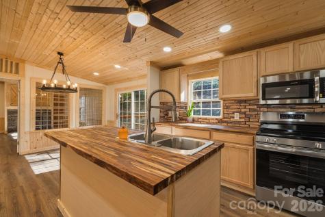 398 Dogwood Drive Bakersville NC 28705
