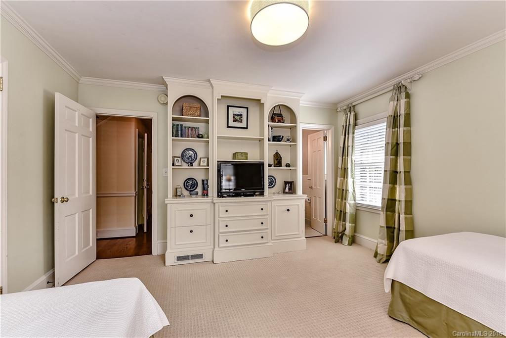 2630 Bucknell Avenue Charlotte NC 28207