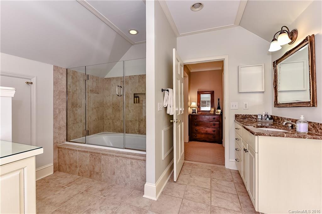 2630 Bucknell Avenue Charlotte NC 28207