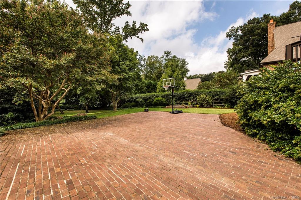 2630 Bucknell Avenue Charlotte NC 28207
