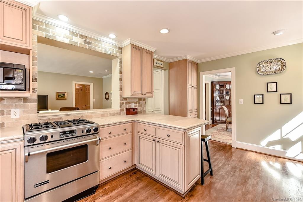 2630 Bucknell Avenue Charlotte NC 28207