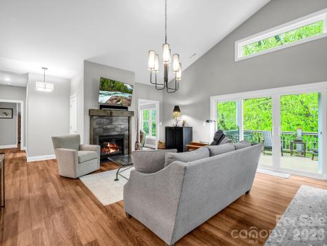 29 Stonehollow Lane Brevard NC 28712