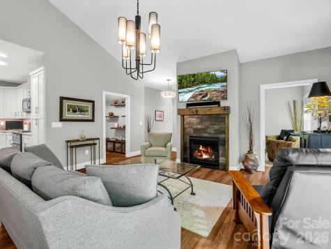 29 Stonehollow Lane Brevard NC 28712