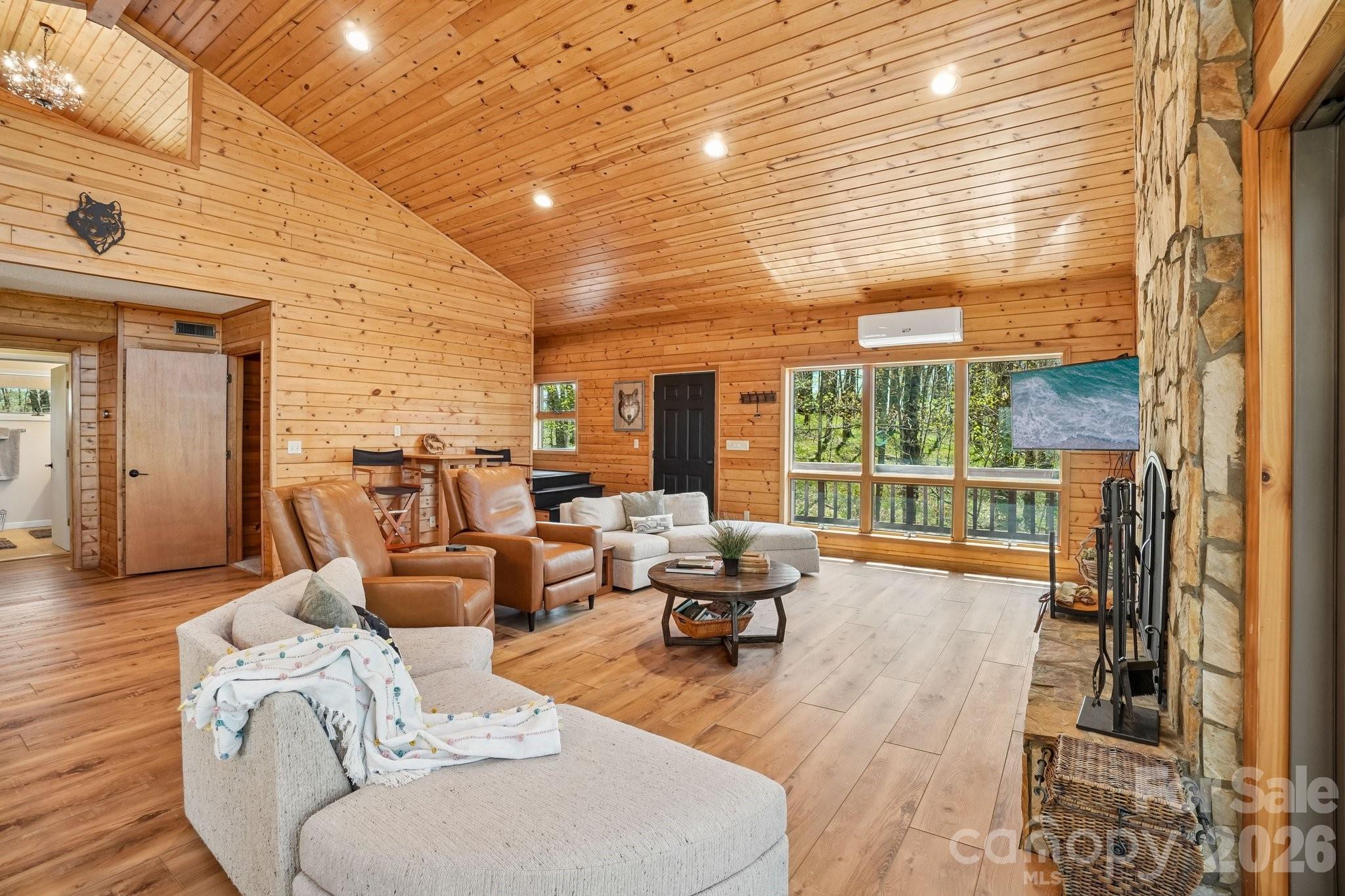 34 Wolfs Head Court Mars Hill NC 28754