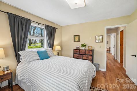 34 Wolfs Head Court Mars Hill NC 28754