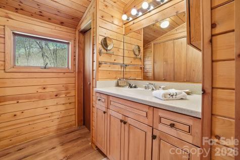 34 Wolfs Head Court Mars Hill NC 28754