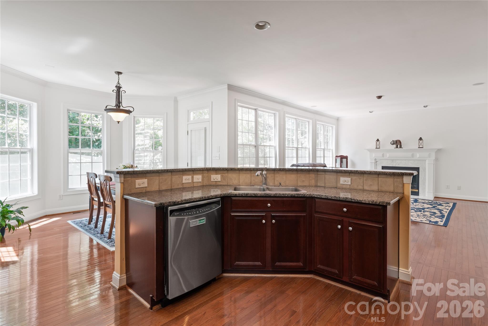 8914 Landsdowne Avenue Harrisburg NC 28075