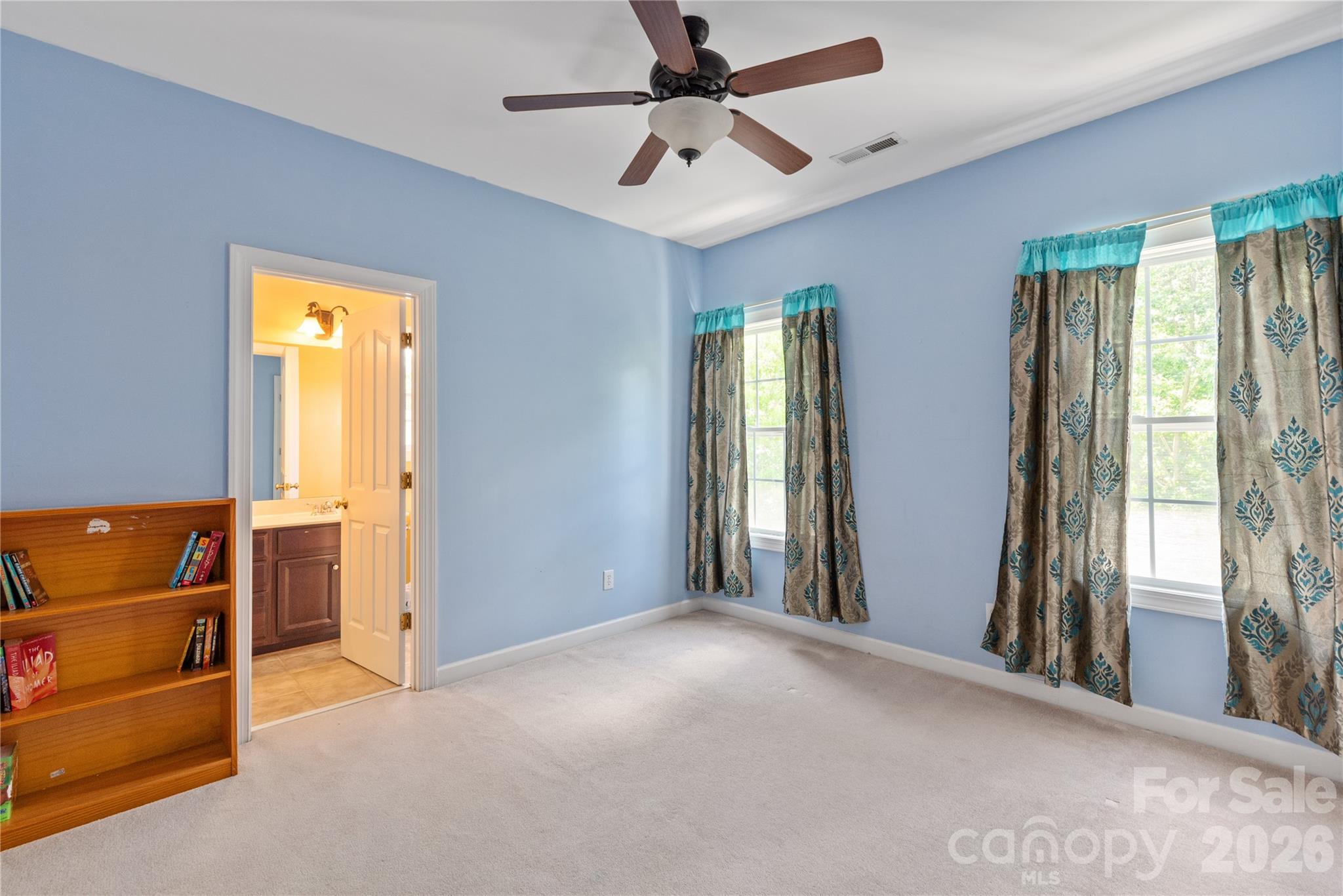 8914 Landsdowne Avenue Harrisburg NC 28075