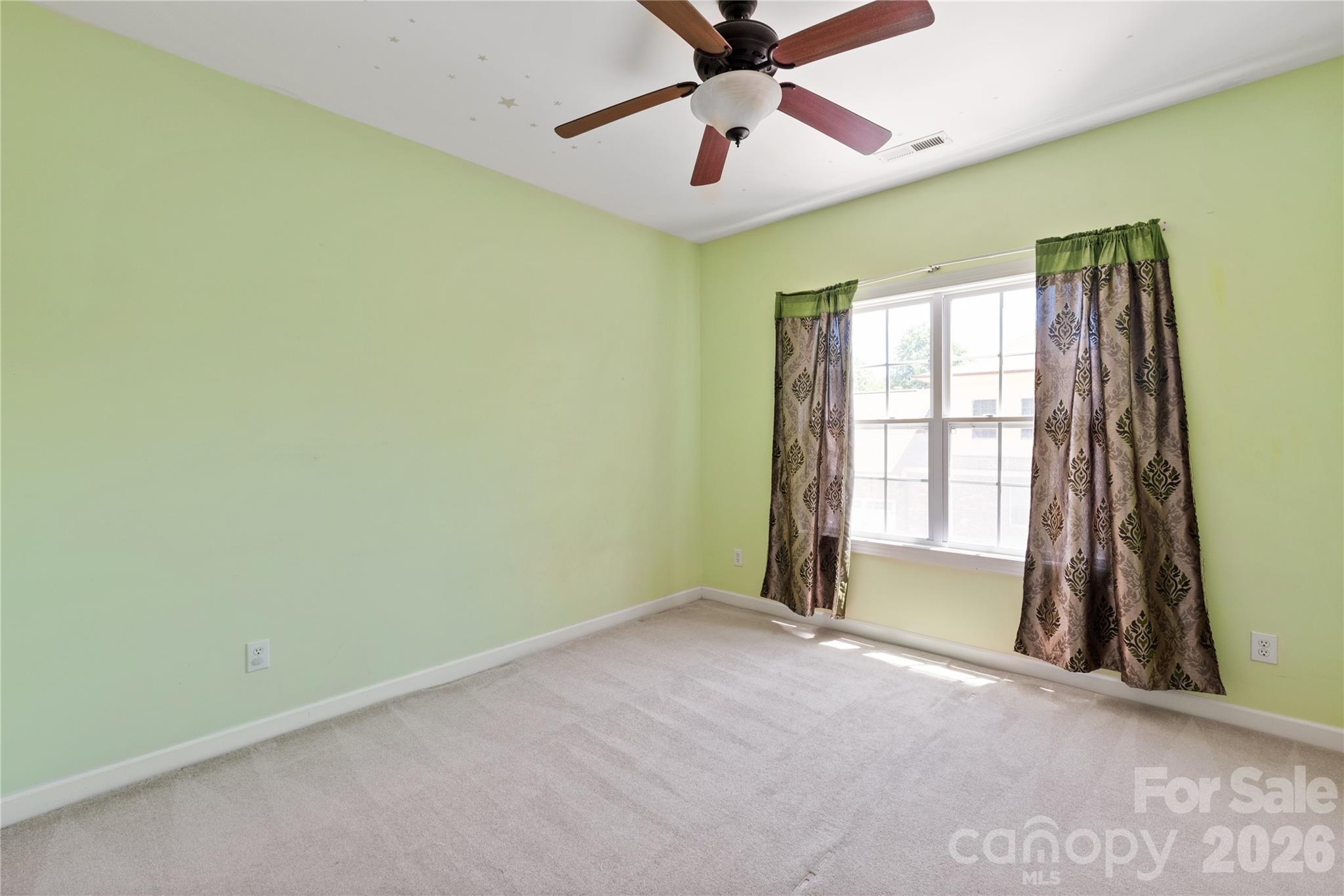 8914 Landsdowne Avenue Harrisburg NC 28075