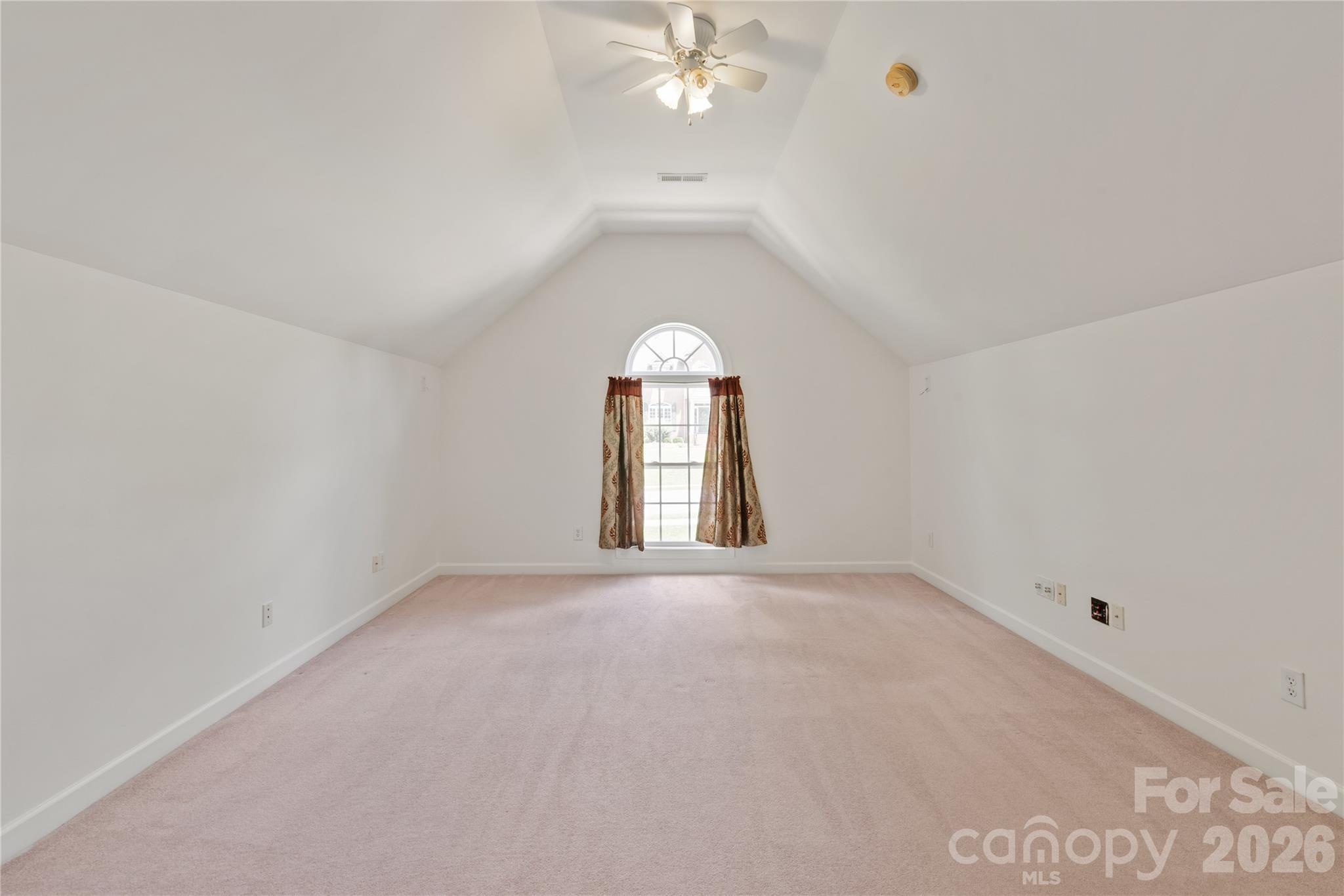 8914 Landsdowne Avenue Harrisburg NC 28075