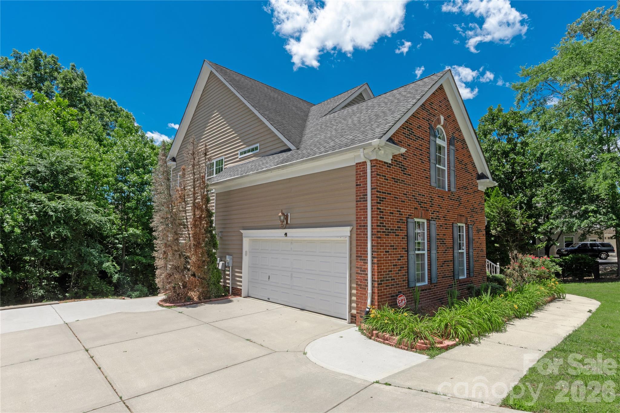 8914 Landsdowne Avenue Harrisburg NC 28075