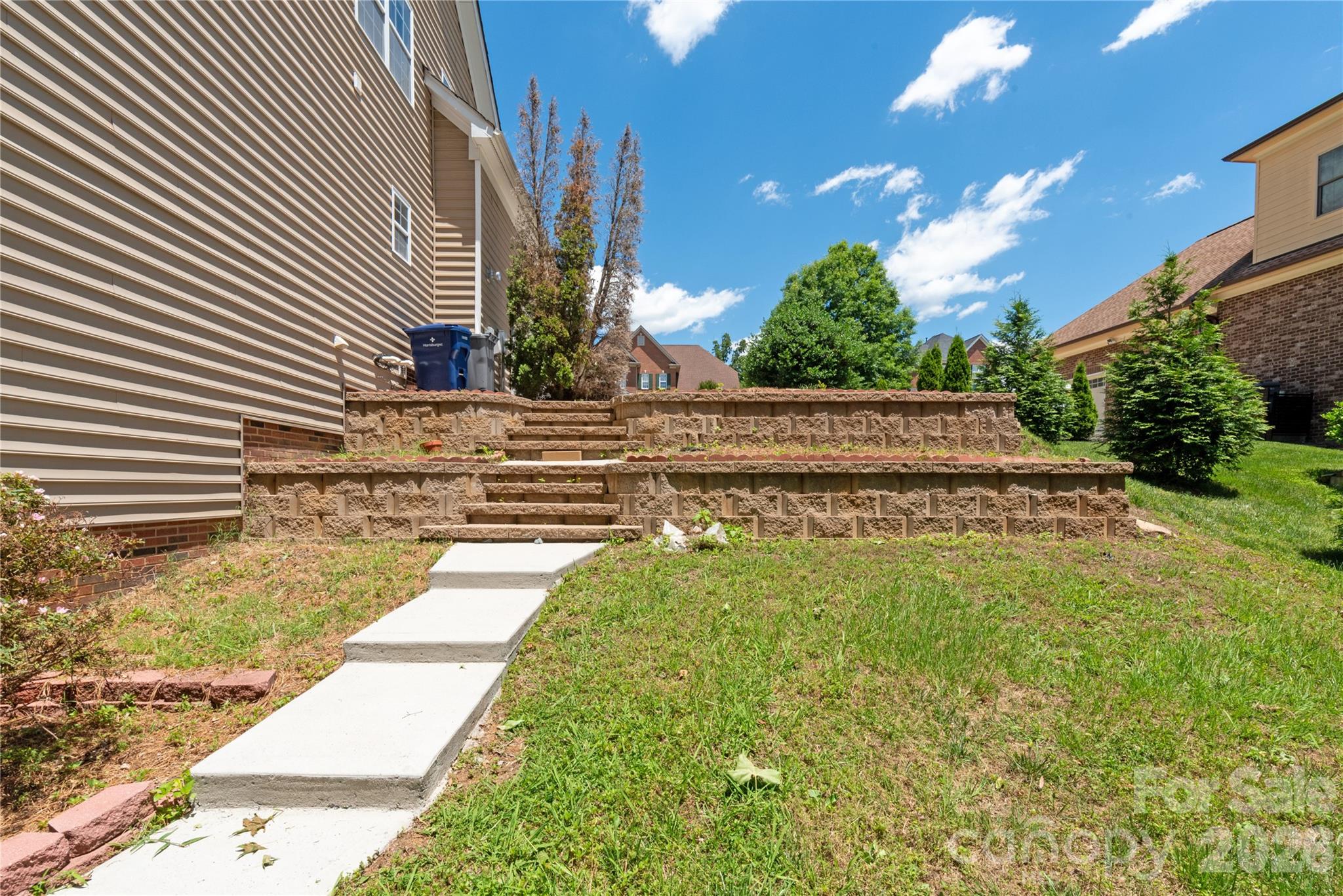 8914 Landsdowne Avenue Harrisburg NC 28075