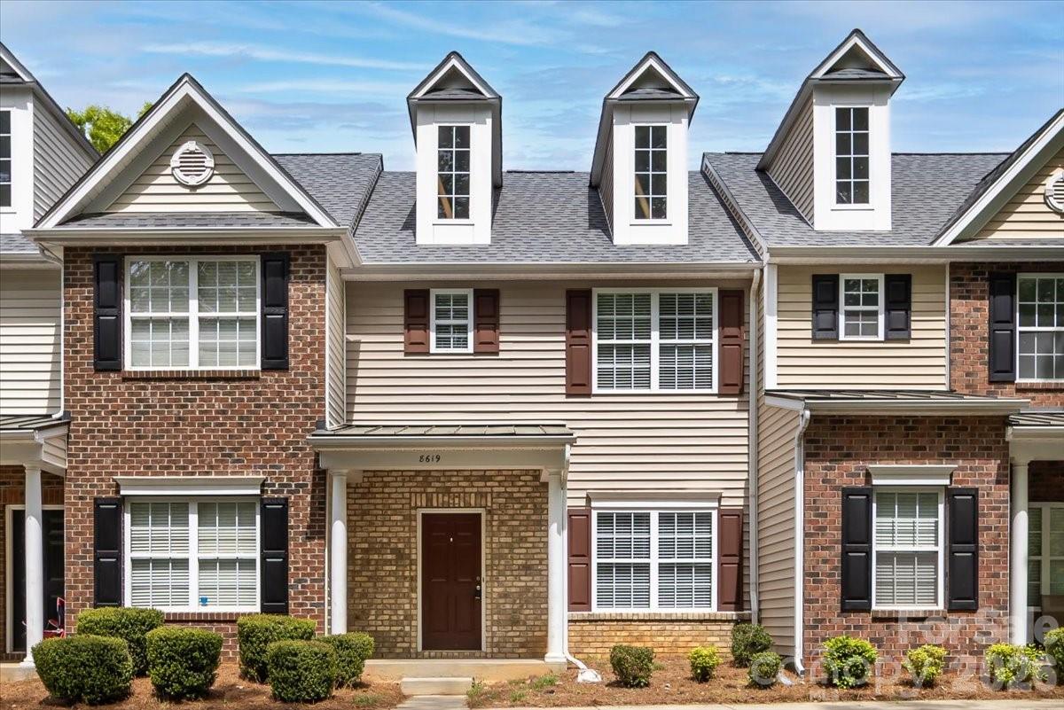 8619 Wandering Creek Way Charlotte NC 28227