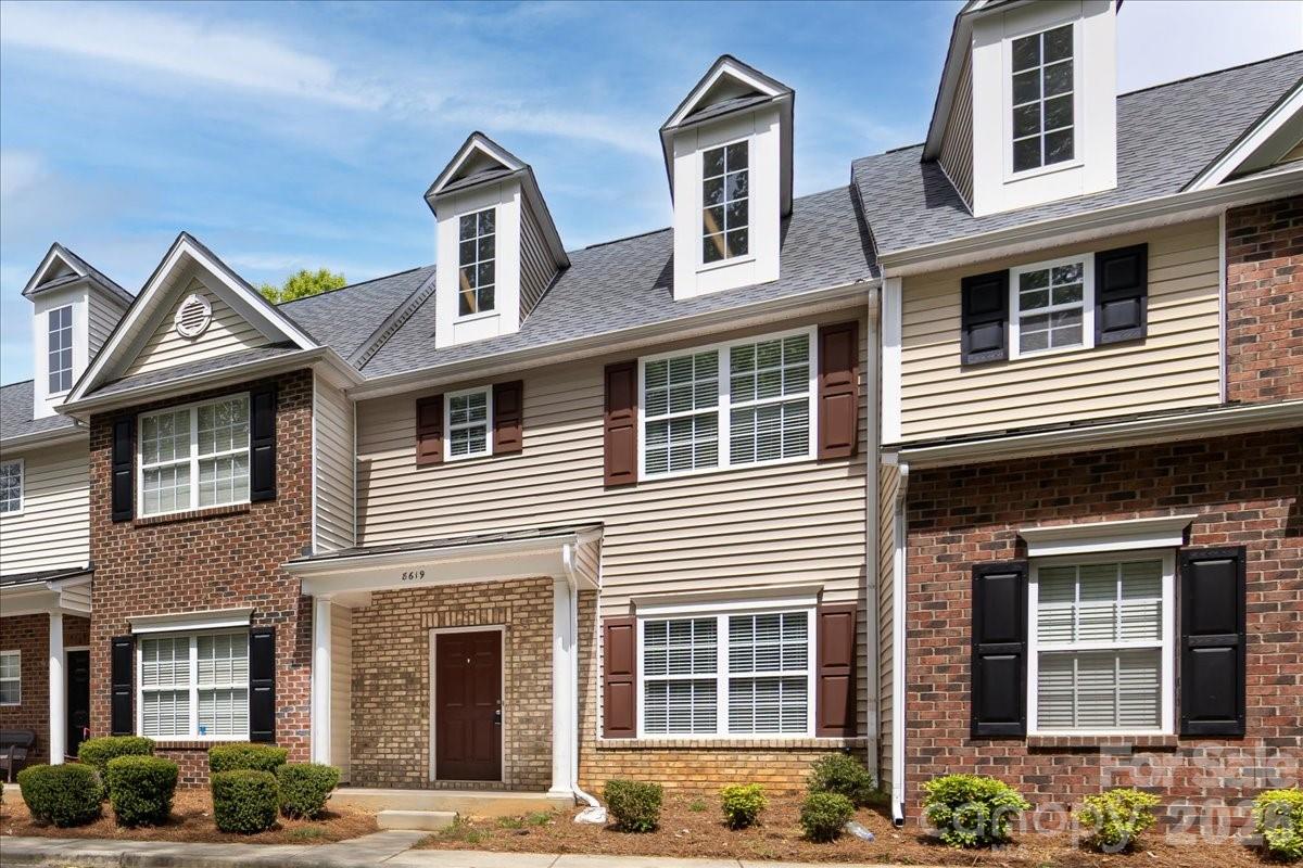 8619 Wandering Creek Way Charlotte NC 28227