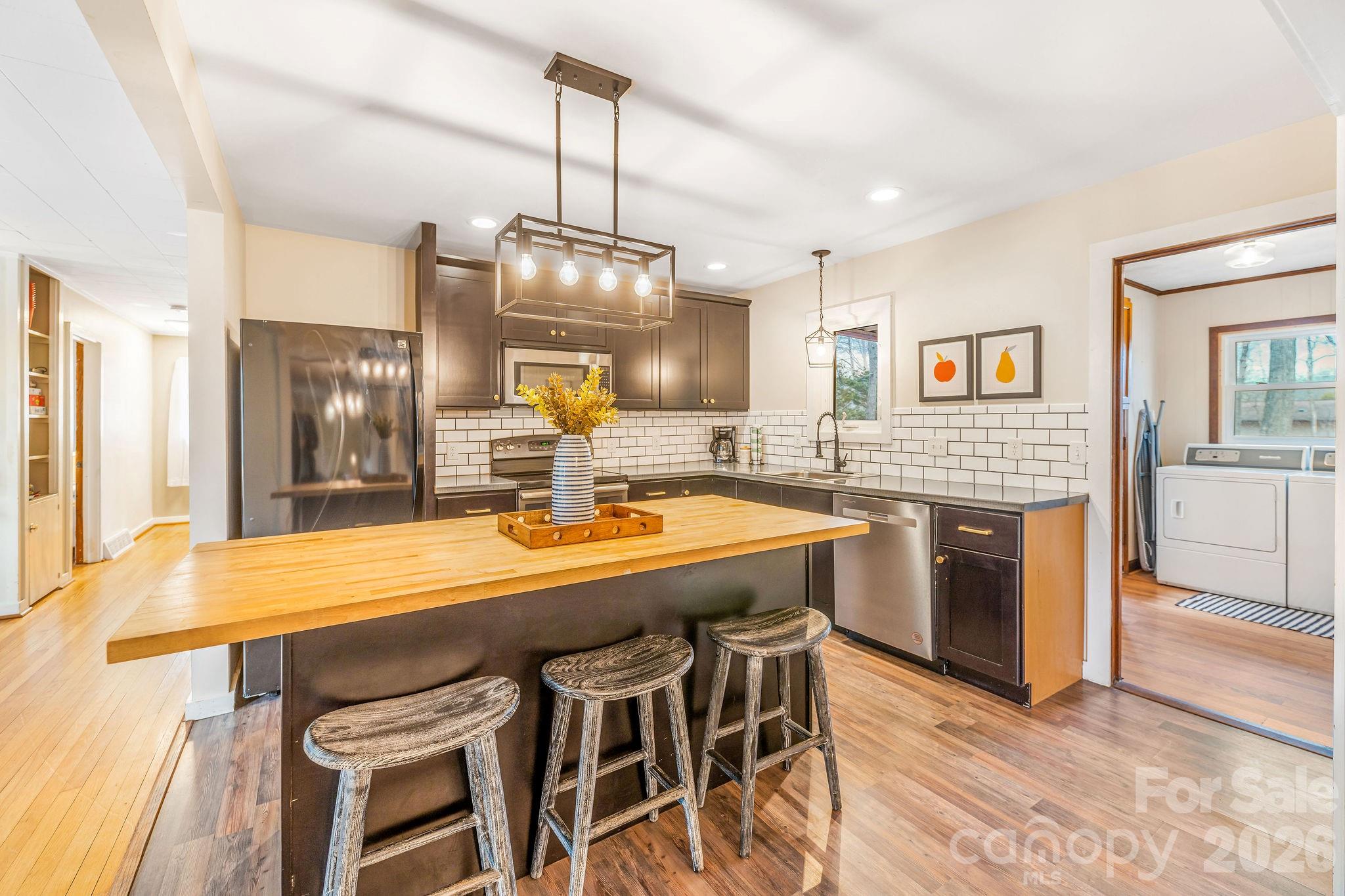 96 Oak Hill Road Candler NC 28715