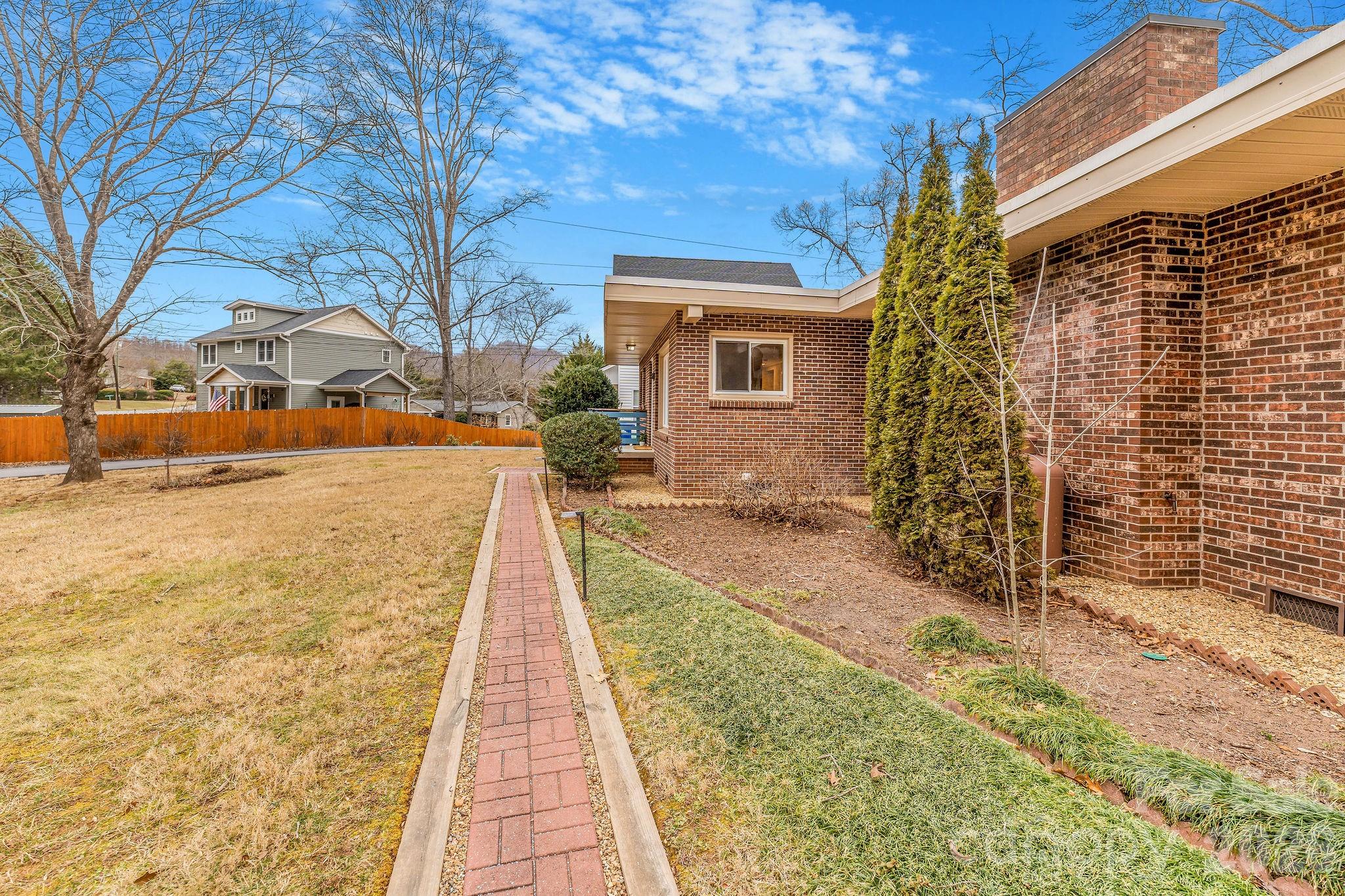 96 Oak Hill Road Candler NC 28715