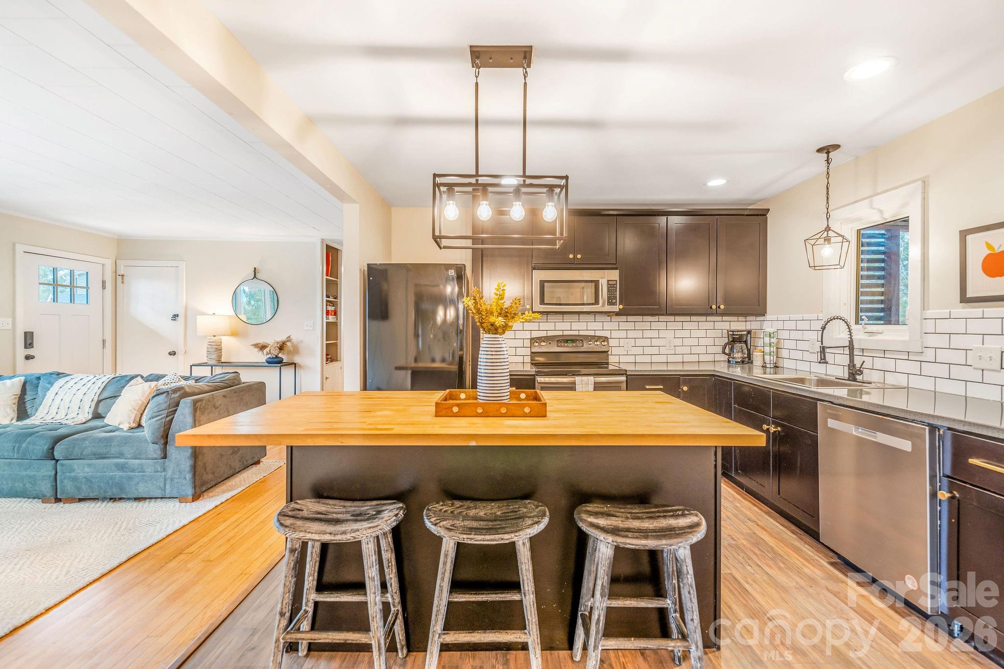 96 Oak Hill Road Candler NC 28715