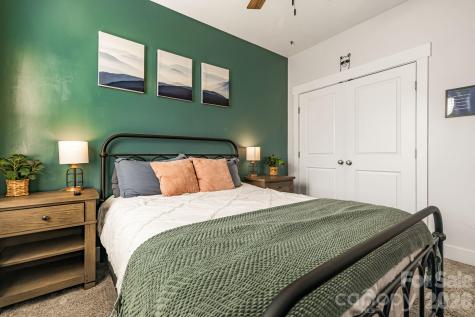 17 Byrdcliffe Lane Asheville NC 28805