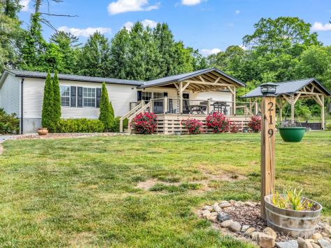 219 Jackson Loop Road Flat Rock NC 28731