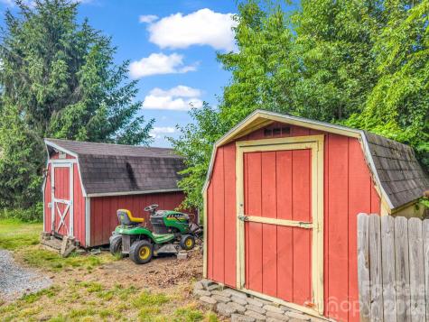 219 Jackson Loop Road Flat Rock NC 28731