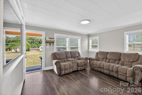 2076 Connelly Springs Road Lenoir NC 28645