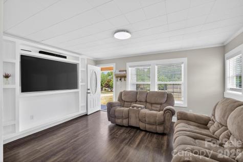 2076 Connelly Springs Road Lenoir NC 28645