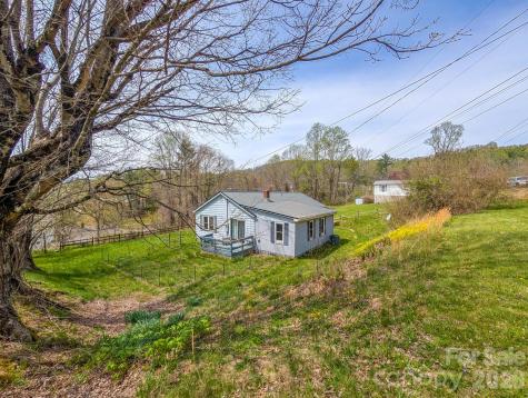 97 Tom Sparks Road Spruce Pine NC 28777