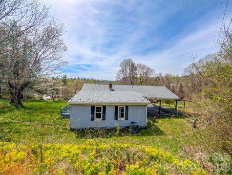 97 Tom Sparks Road Spruce Pine NC 28777