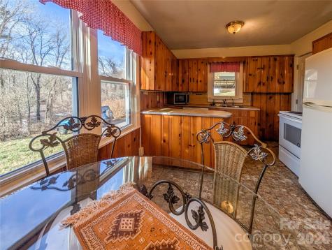 97 Tom Sparks Road Spruce Pine NC 28777