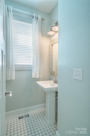 21 Bryant Street Asheville NC 28806