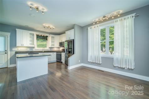 21 Bryant Street Asheville NC 28806