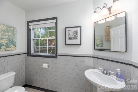 196 Rockhold Drive Asheville NC 28804
