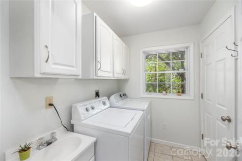196 Rockhold Drive Asheville NC 28804