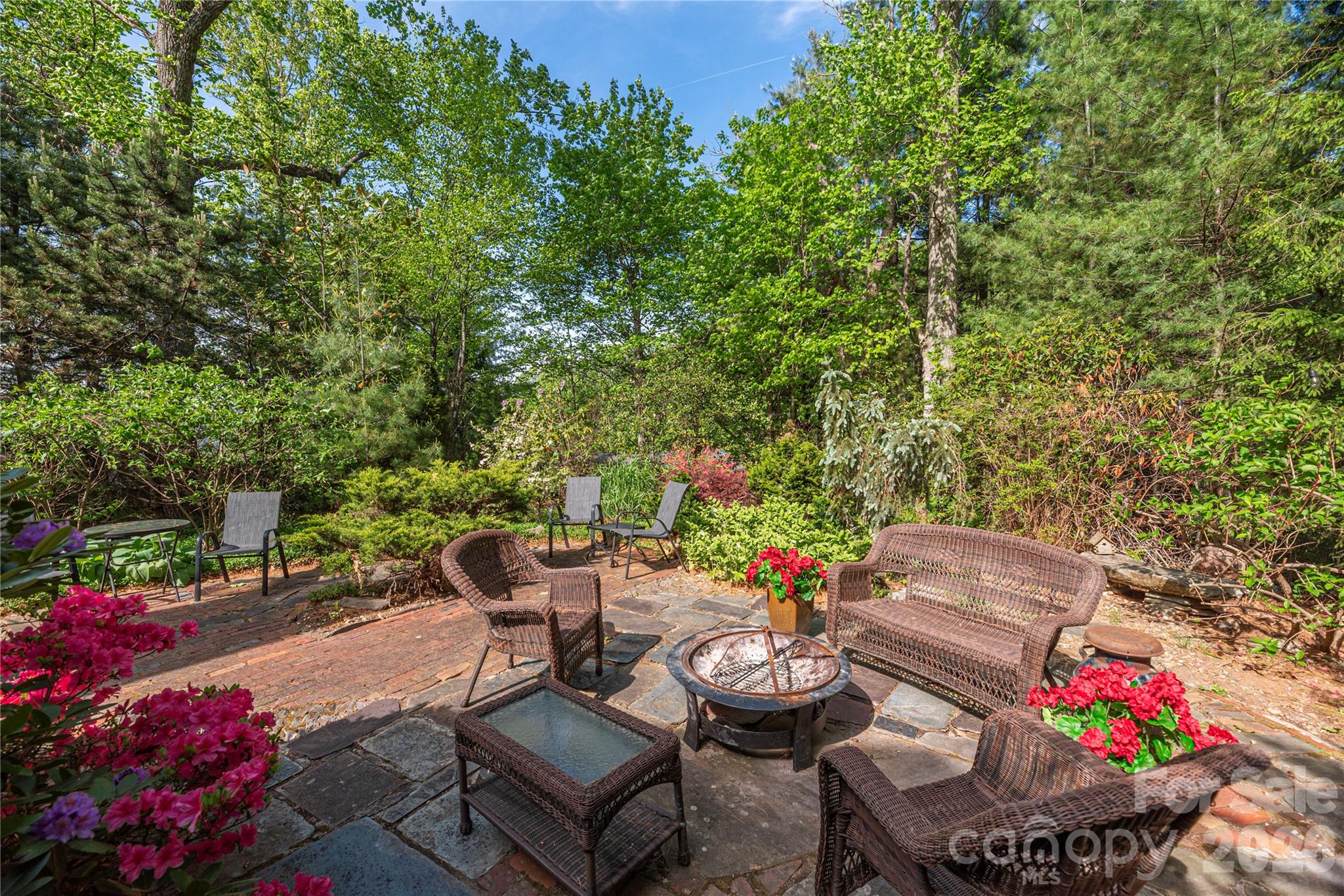 196 Rockhold Drive Asheville NC 28804