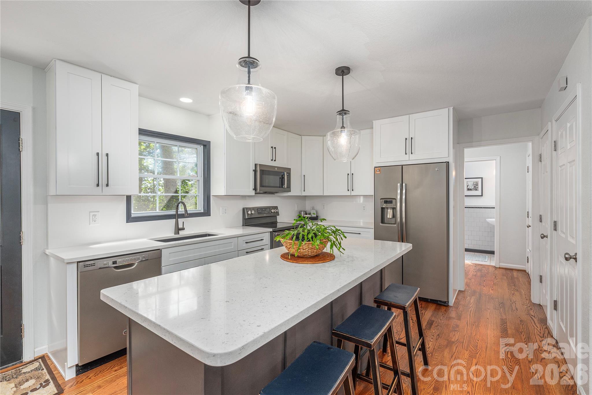 196 Rockhold Drive Asheville NC 28804