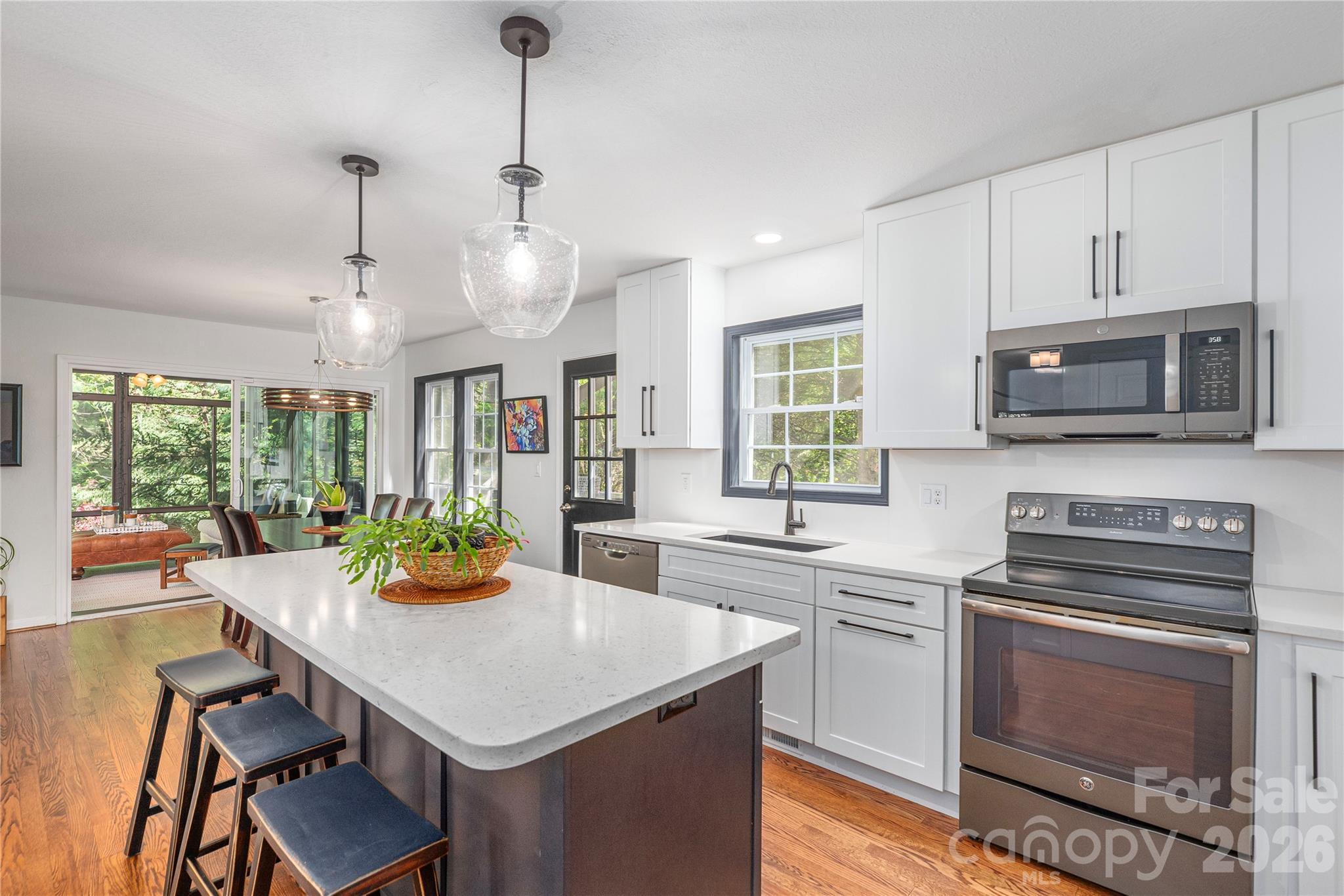 196 Rockhold Drive Asheville NC 28804