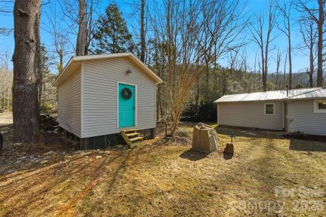 7495 Laurel Street Collettsville NC 28611