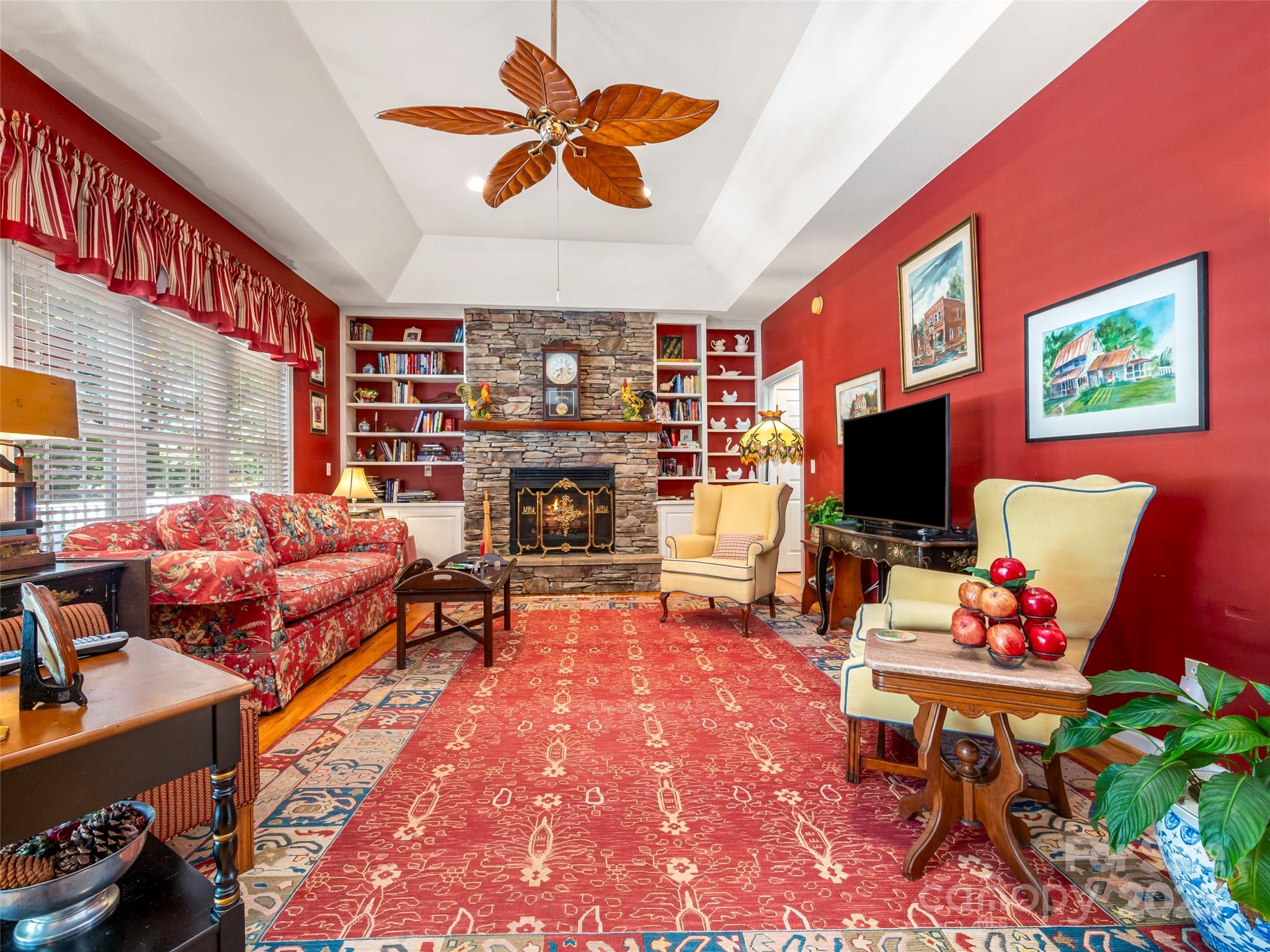 89 Memory Lane Saluda NC 28773